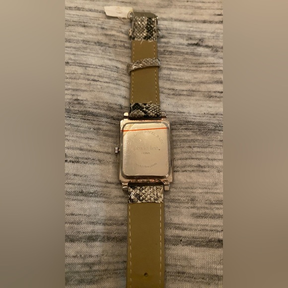 Cookie Lee Quartz Crystal Bezel Ladies Watch. - Picture 5 of 7